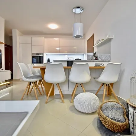 Appartamento Delightful With Private Garden Ližnjan