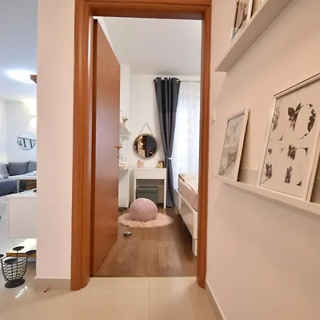 Delightful With Private Garden Appartamento *